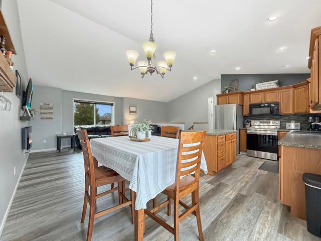 3208 11th St. SE, Minot, ND 58701