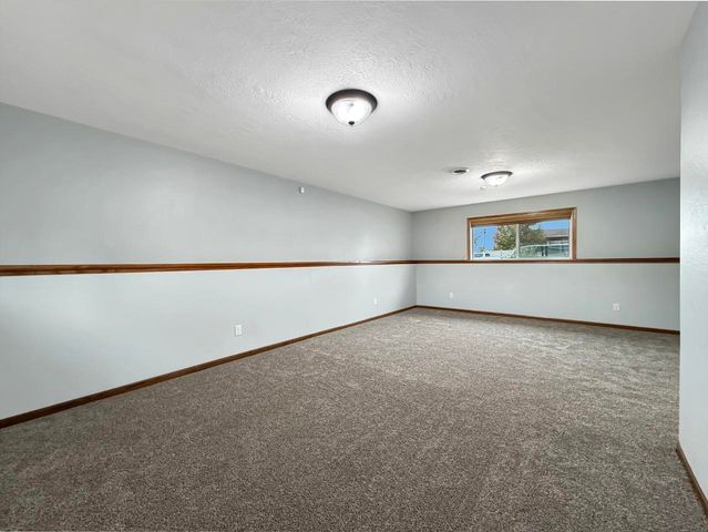 3208 11th St. SE, Minot, ND 58701
