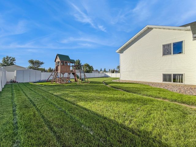 3208 11th St. SE, Minot, ND 58701