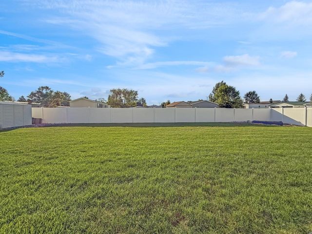 3208 11th St. SE, Minot, ND 58701