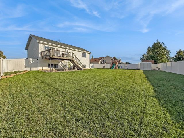 3208 11th St. SE, Minot, ND 58701