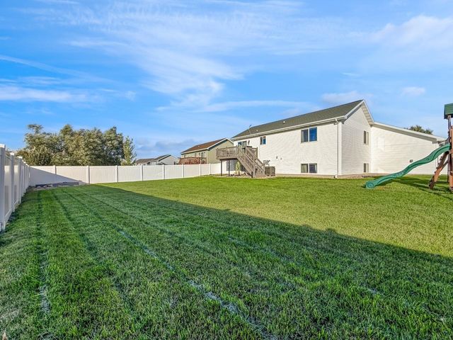 3208 11th St. SE, Minot, ND 58701