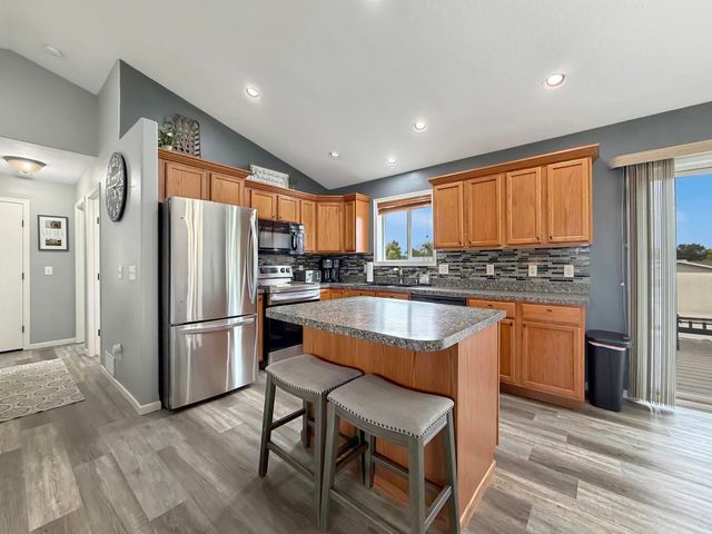 3208 11th St. SE, Minot, ND 58701