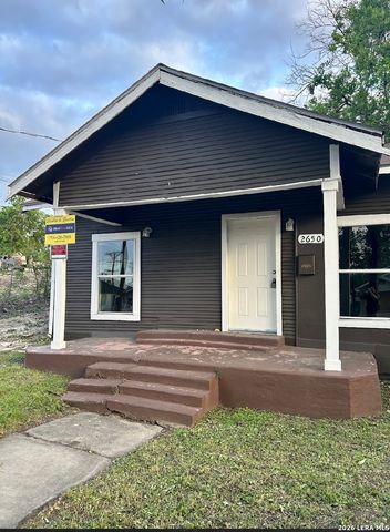 2650 E COMMERCE ST, San Antonio, TX 78203