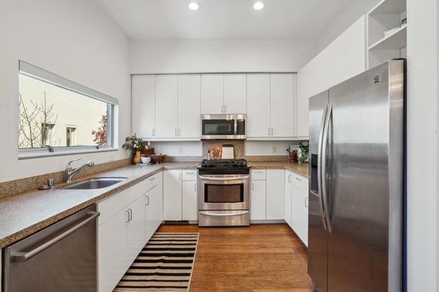 4067 Shafter Ave, Oakland, CA 94609