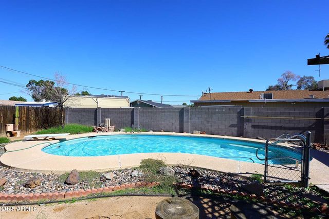 3412 W BUTLER Drive, Phoenix, AZ 85051