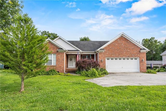 242 Hasty School Road, Thomasville, NC 27360