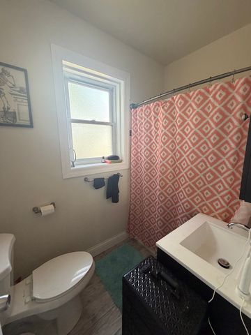 648.5 W Roscoe Street 2N, Chicago, IL 60657