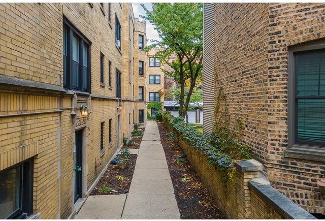 648.5 W Roscoe Street 2N, Chicago, IL 60657