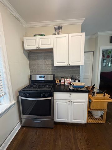 648.5 W Roscoe Street 2N, Chicago, IL 60657