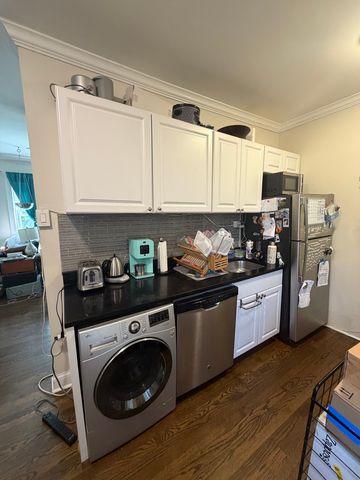 648.5 W Roscoe Street 2N, Chicago, IL 60657