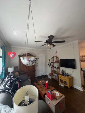 648.5 W Roscoe Street 2N, Chicago, IL 60657