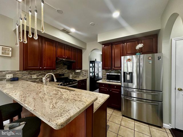 25 KNIGHT DR, Plainsboro, NJ 08536