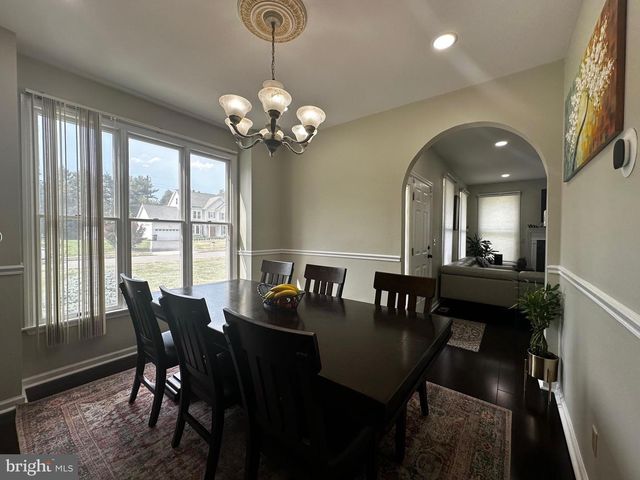 25 KNIGHT DR, Plainsboro, NJ 08536