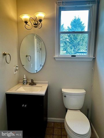25 KNIGHT DR, Plainsboro, NJ 08536
