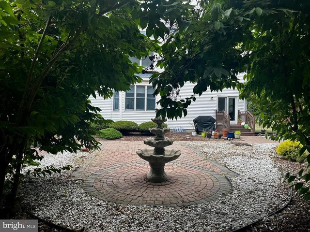 25 KNIGHT DR, Plainsboro, NJ 08536