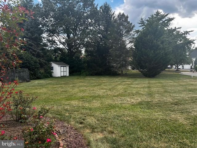 25 KNIGHT DR, Plainsboro, NJ 08536
