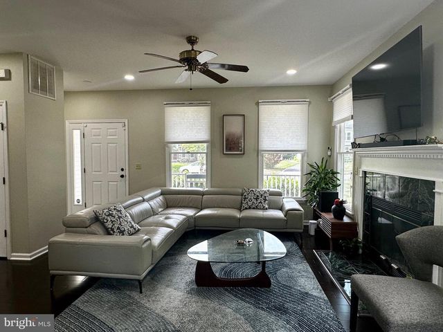 25 KNIGHT DR, Plainsboro, NJ 08536
