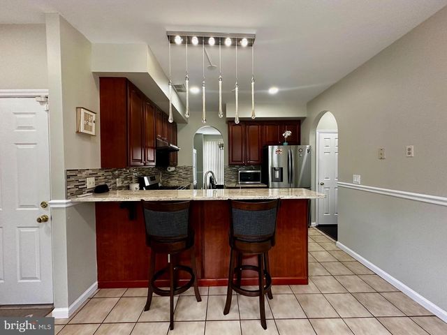 25 KNIGHT DR, Plainsboro, NJ 08536