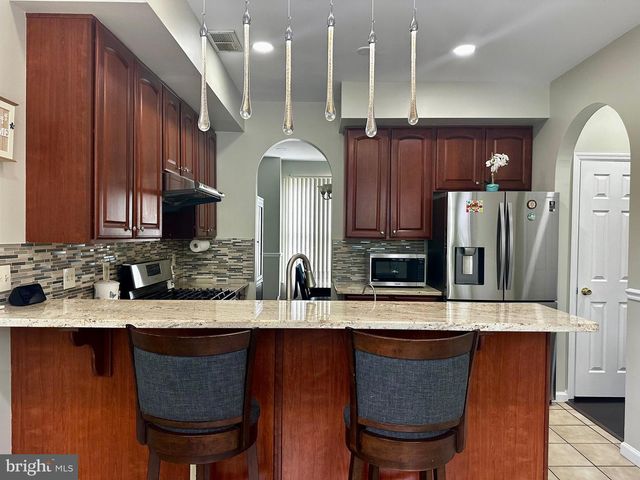 25 KNIGHT DR, Plainsboro, NJ 08536