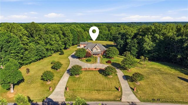 4250 Dodgetown Road, Walnut Cove, NC 27052
