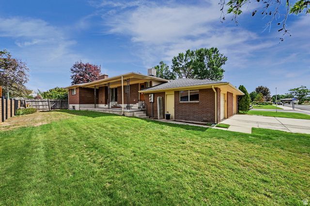 1390 W MARINWOOD AVE, Taylorsville, UT 84123