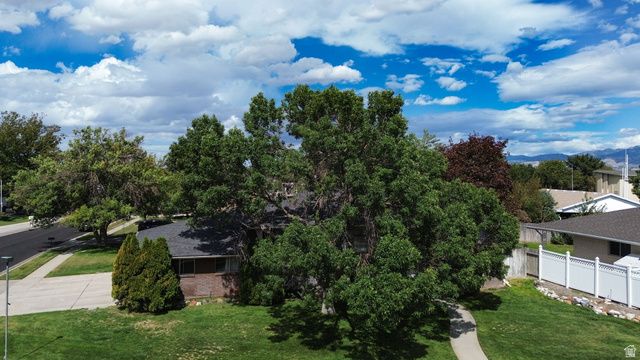 1390 W MARINWOOD AVE, Taylorsville, UT 84123