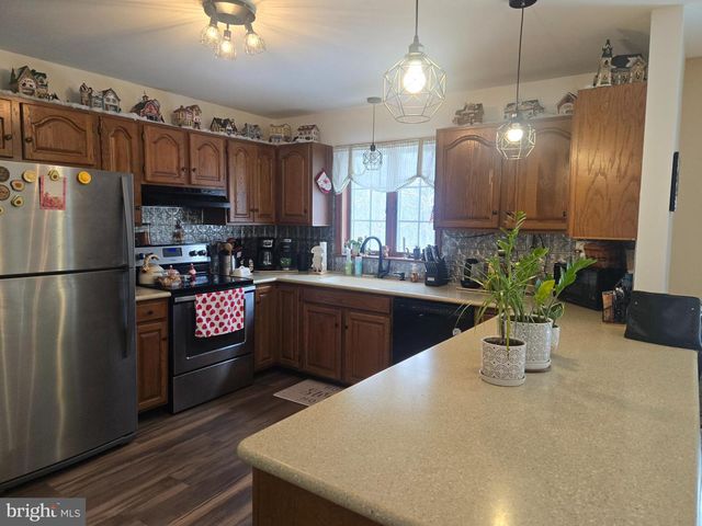 3 WHITE OAK DR, Fleetwood, PA 19522