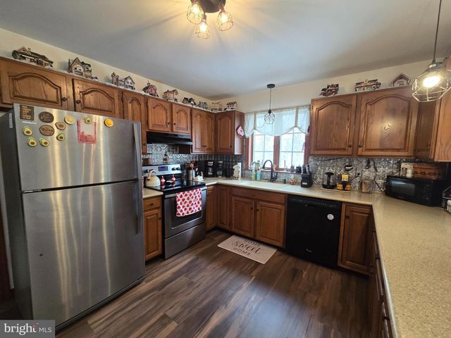 3 WHITE OAK DR, Fleetwood, PA 19522