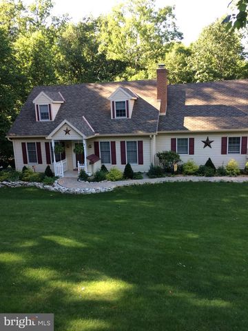 3 WHITE OAK DR, Fleetwood, PA 19522