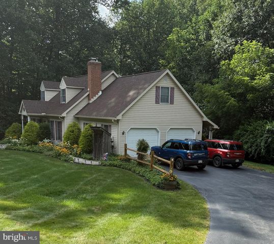 3 WHITE OAK DR, Fleetwood, PA 19522