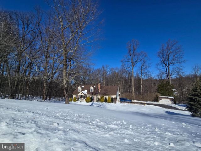 3 WHITE OAK DR, Fleetwood, PA 19522