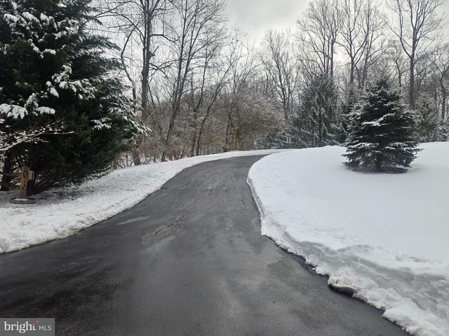 3 WHITE OAK DR, Fleetwood, PA 19522