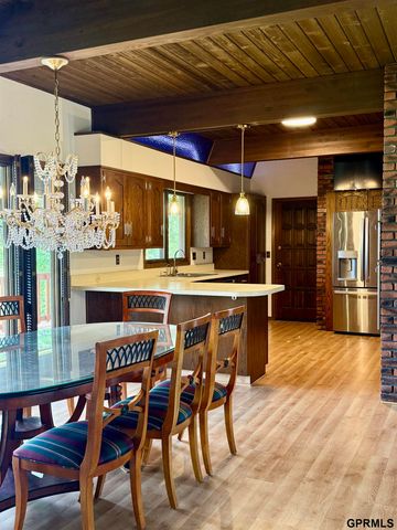 2950 Forestview Circle, Lincoln, NE 68522