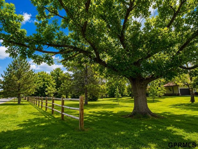 2950 Forestview Circle, Lincoln, NE 68522