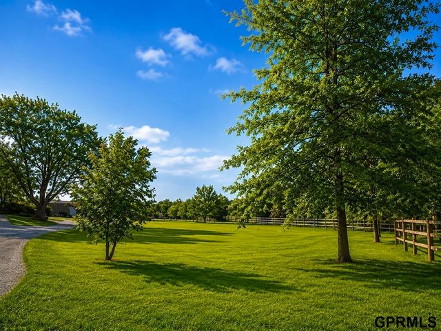 2950 Forestview Circle, Lincoln, NE 68522