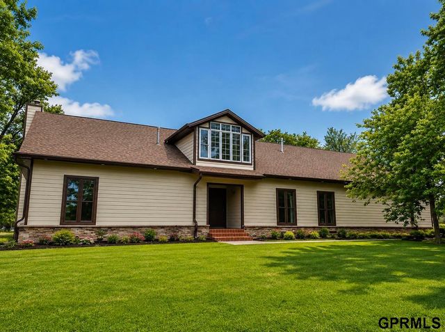 2950 Forestview Circle, Lincoln, NE 68522