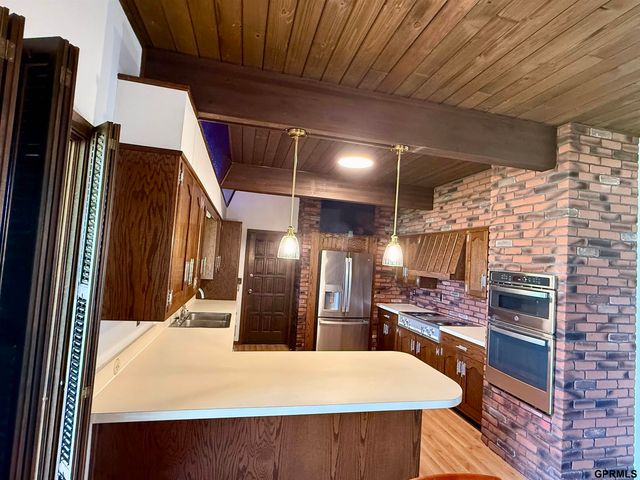 2950 Forestview Circle, Lincoln, NE 68522