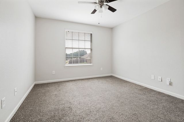 5240 Lake Grove Drive, Grand Prairie, TX 75052