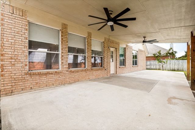 5240 Lake Grove Drive, Grand Prairie, TX 75052