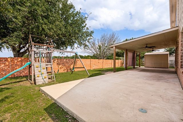 5240 Lake Grove Drive, Grand Prairie, TX 75052