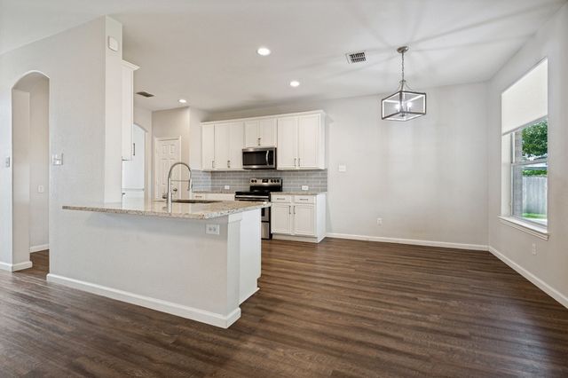 5240 Lake Grove Drive, Grand Prairie, TX 75052