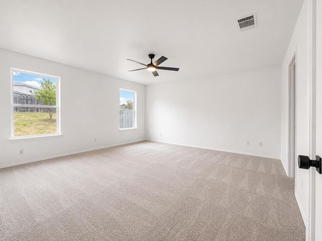 906 W South ST, Leander, TX 78641