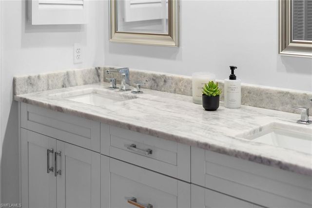 589 Serendipity DR 589, Naples, FL 34108