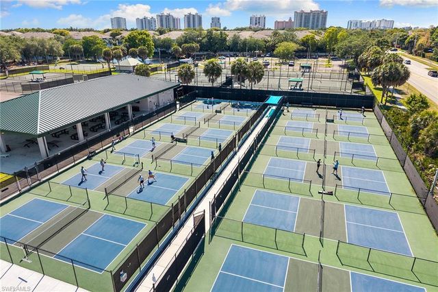 589 Serendipity DR 589, Naples, FL 34108