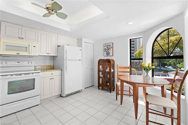 589 Serendipity DR 589, Naples, FL 34108