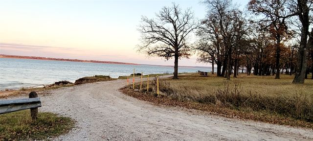 1963 Hillcrest Circle, Gordonville, TX 76245