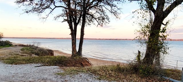 1963 Hillcrest Circle, Gordonville, TX 76245