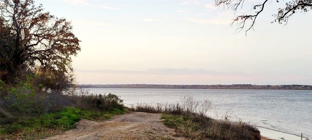1963 Hillcrest Circle, Gordonville, TX 76245