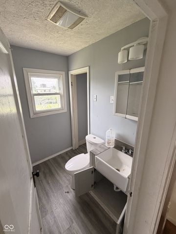 2964 E 42nd Street, Indianapolis, IN 46205